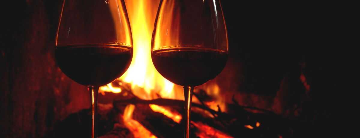 Fire Pits vs. Fire Tables: Which One Reigns Supreme? - Elementi Fires