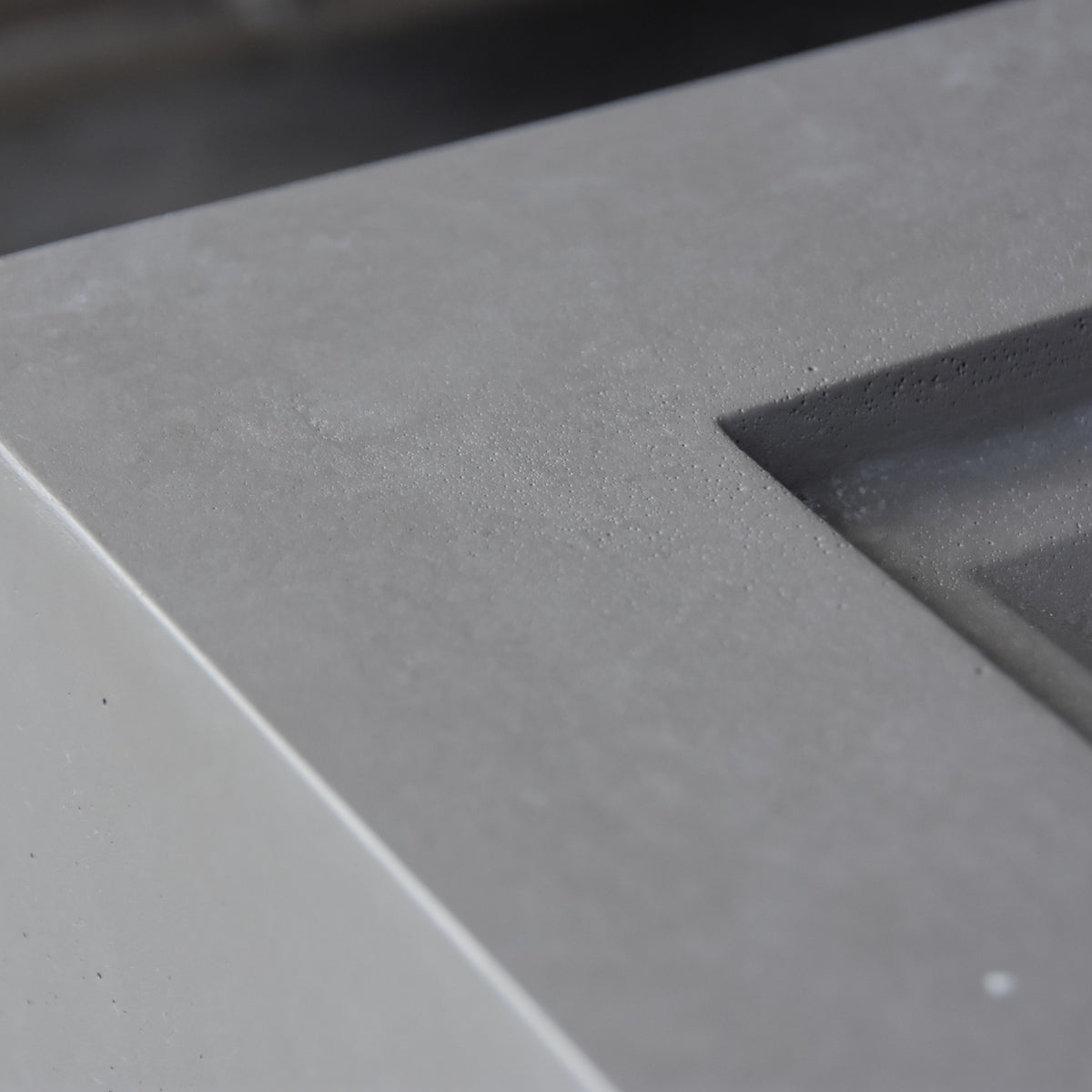 Modeno Ridgefield Fire Table - Beveled Edge & Stainless Steel Burner Pan Macro - Elementi Fires